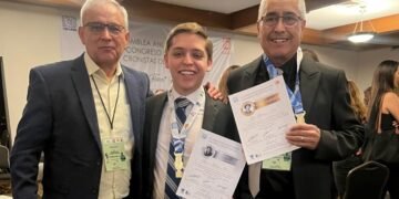 Recibe Efrén Rodríguez el premio “Fray Nano” y Mauricio Rodríguez el premio “Ángel Fernández”