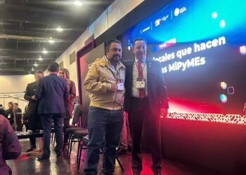 Expone alcalde de Guachochi José Yáñez avances en turismo en Foro Nacional de la FIIE