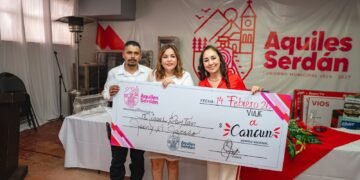 Se casan 54 parejas en día de San Valentín, viaje a Cancún ganan Misael y Jenny