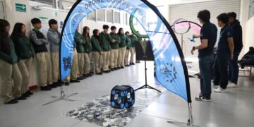 Visitan estudiantes de preparatoria instalaciones de la UTCH Sur para conocer oferta educativa