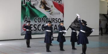 Realizan concurso regional de escoltas de bandera en primaria de Ciudad Juárez