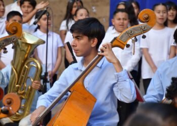 Presentan más de 300 niñas, niños y jóvenes concierto “Agua por mi casa” en palacio de gobierno