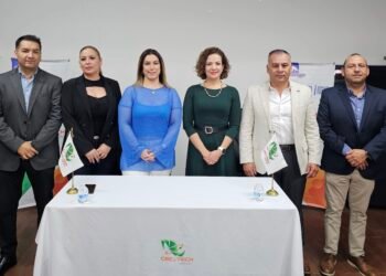 Formalizan alianza en beneficio de estudiantes CECyTECH y UTCH Sur, firman convenio