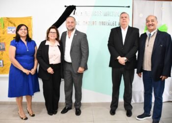 Rinde comunidad del CAM Juan Jacobo Rousseau homenaje a ex titular de la SEyD