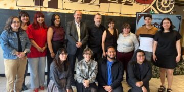 Colores de la memoria: alumnos UACH plasman “Ecos de Paquimé” en Casa Chihuahua