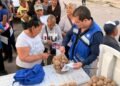Regidores del PAN y PRD entregan papa y otros apoyos a habitantes de 12 colonias de la ciudad