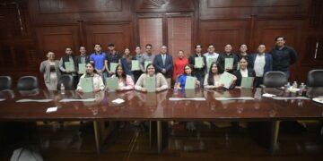 Refuerza UACH vínculo con estudiantes al entregar presupuesto a Sociedades de Alumnos