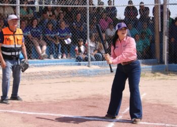 Inaugura Myrna Monge la Liga Premier rural de beisbol «Emilio Silva Guerrero»