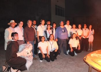 Conmemora FCQ-UACH por 18 años consecutivos «La Hora del Planeta»