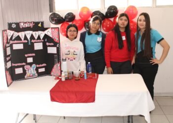 Exponen estudiantes de la secundaria técnica 48 proyectos en la Feria de la Ciencia