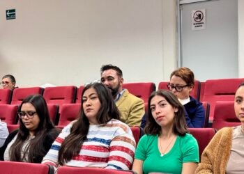 Capacitan a 94 docentes en la Especialidad en Enseñanza del Inglés, parte de la agenda estatal