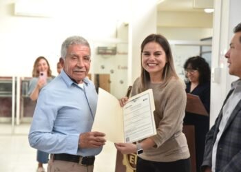 Apoyan estudiantes del CBTis a 36 personas a concluir su educación básica en el Ichea