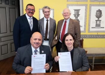 Firman convenio de colaboración El Colegio de Chihuahua y el Real Instituto Elcano