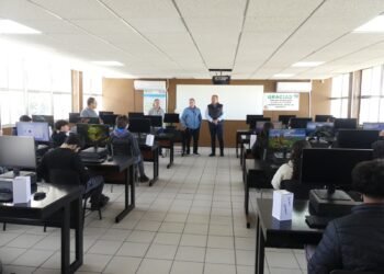 Inicia Conalep modernización de sus laboratorios con más de 700 equipos de cómputo