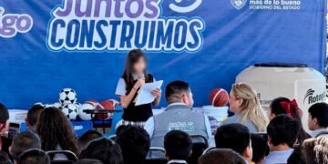 Entrega Estado material y equipo educativo a 341 planteles de 38 municipios
