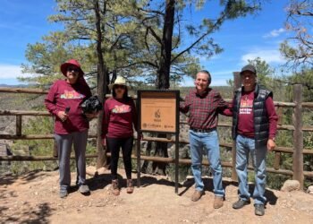 Instalan nuevas cédulas informativas en la zona arqueológica las Cuarenta Casas