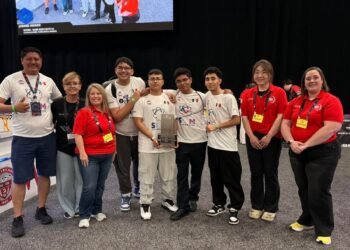 Pone CECyTECH en alto a Chihuahua en mundial de robótica VEX 2026
