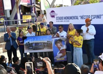 Nombran a estadio Monumental de beisbol «Héctor Espino» en honor al Superman de Chihuahua