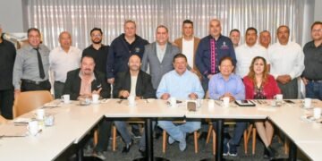 César Jáuregui se reune con Cronistas deportivos Pancho Cano