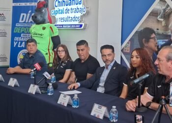 Celebran el Día Internacional del Deporte con el destacado futbolista Carlos Salcido