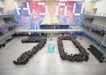 Conmemora FCCF-UACH su 70 aniversario con ceremonia cívica y develación de mural