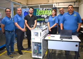 Estudiantes de la UTCJ revolucionan la manufactura con tecnología de bajo costo