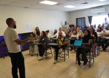 Impulsa UTCJ análisis y estrategias contra adicciones y violencia en el suroriente de Juárez