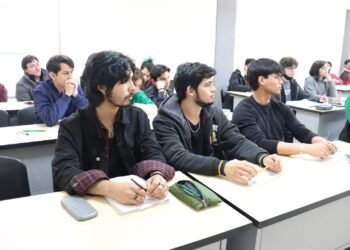 Ofrece UTCH diplomados en inglés y francés a través de su Centro de Idiomas