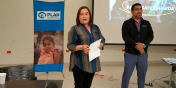 Imparten capacitación en primeros auxilios psicológicos y salvaguarda a personal educativo en Juárez
