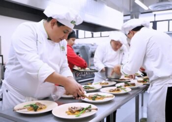 Exponen estudiantes de la UTCH Sur sus proyectos integradores, demostraron habilidades
