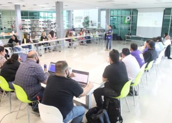 Capacitan a docentes de la UPCH en uso de las TIC, primeros auxilios psicológicos y autocuidado