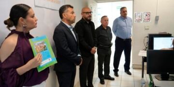 Capacitan a más de 300 docentes de primarias de Juárez en uso de inteligencia artificial