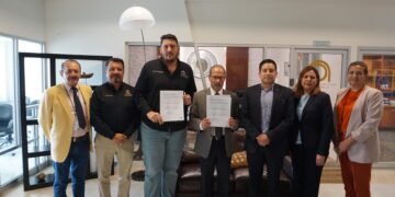 Firman UT Paso del Norte y Colegio de Arquitectos convenio de colaboración