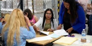 Entregan materiales didácticos y equipamiento a planteles de educación especial en Juárez