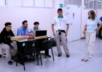 Imparte UTCH Sur capacitación STEM a estudiantes del Cobach para fortalecer competencias