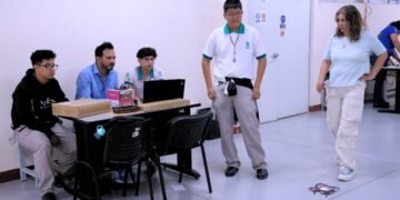Imparte UTCH Sur capacitación STEM a estudiantes del Cobach para fortalecer competencias