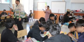 Impulsa secundaria de Juárez proyecto de lectura y servicio comunitario