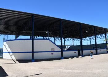 Inauguran techumbre con inversión de más de 4 millones en Primaria Carla María Herrera