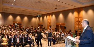 Reconoce Estado compromiso y trayectoria de 325 docentes estatales