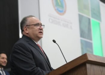Reconoce UACH trayectoria y vocación de su comunidad docente