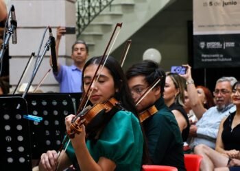 Orquesta sinfónica juvenil del Cobach ofrece concierto de gala en Casa Chihuahua