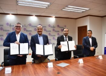 Establecen alianza SEyD y Universidad Politécnica para agilizar emisión de cédulas profesionales
