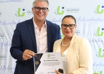 Comparten madre e hijo excelencia académica y deportiva en la Universidad Politécnica