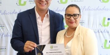 Comparten madre e hijo excelencia académica y deportiva en la Universidad Politécnica