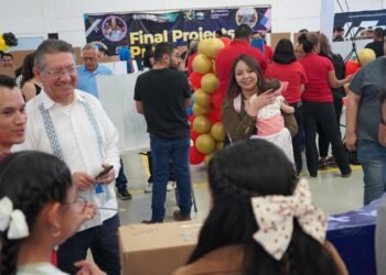 Culminan cursos de idiomas 250 estudiantes en la Universidad Tecnológica de Ciudad Juárez