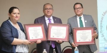 Reacredita Filosofia y Letras de la UACH tres programas educativos