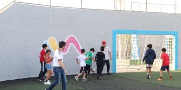 Marco Bonilla lleva el programa «Manos a la cancha» en Villa Juárez