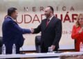 Pide licencia Cruz Perez Cuellar