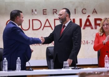 Pide licencia Cruz Perez Cuellar