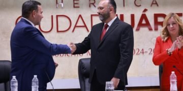 Pide licencia Cruz Perez Cuellar